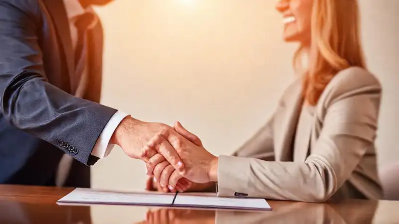 Contrato elegante: confianza y éxito compartido