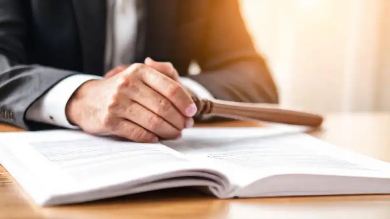 Un contrato formal se firma profesionalmente