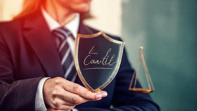 Contrato legal protege al artista con justicia